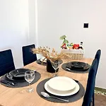 Moutsani Family Lägenhet