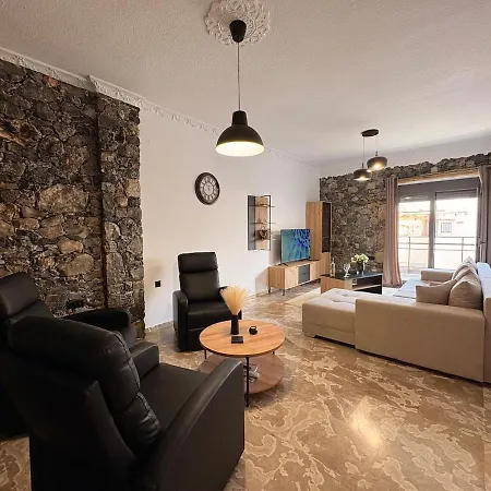 Moutsani Family Apartman *